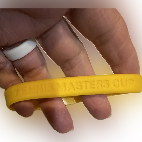 RARE TENNIS MASTERS CUP PEACE OF MIND YELLOW SILICONE BRACELET RUBBER JEWELRY - Picture 3 of 11